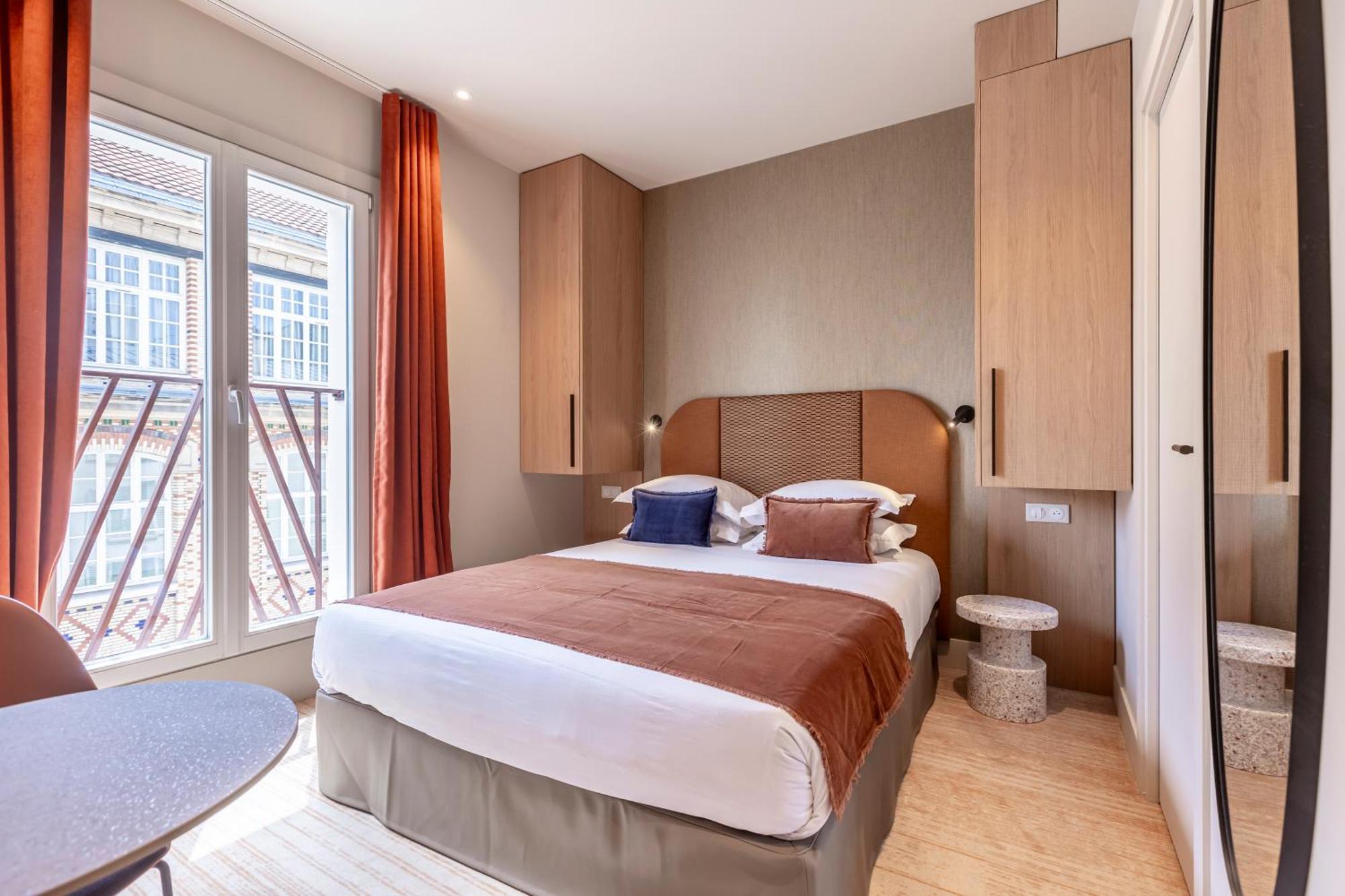 Suites Fl By Sweett Paris Room photo